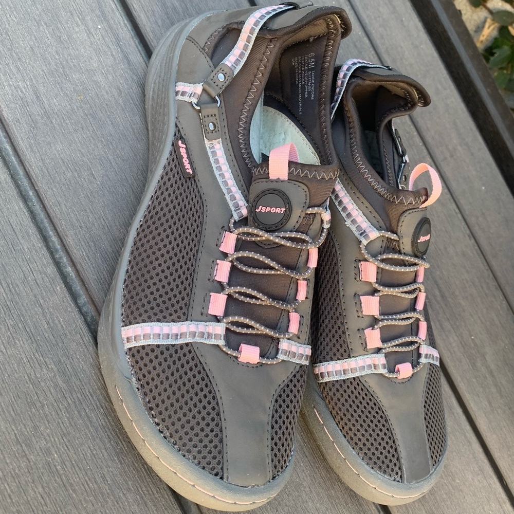 Women’s Jsport by Jambu Tahoe Encore slip on sneaker.